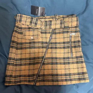 [ 미사용 새상품 ] Bershka 버쉬카 플레어 스커트 체크 무늬