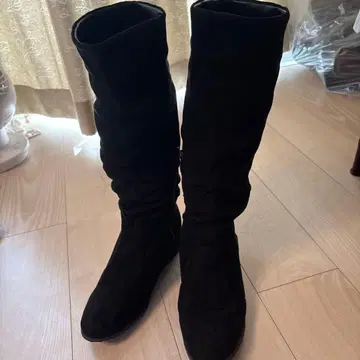 블랙 스웨이드 롱 부츠 인힐 포함