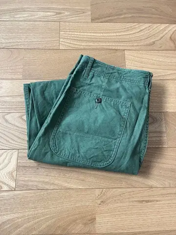 올리브 그린 워크 팬츠