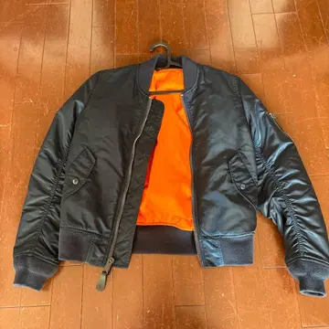 MA-1 스타일 네이비 자켓