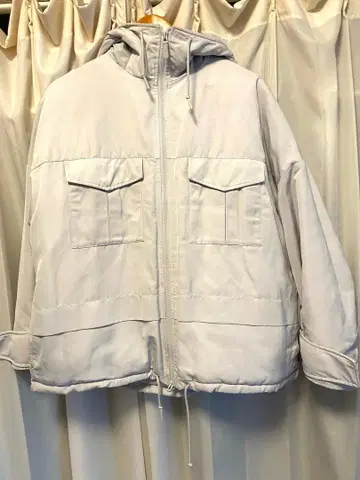 UNIQLO 화이트 마운티니어링 다운 자켓