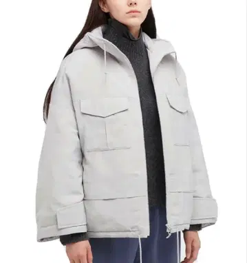 UNIQLO 화이트 마운티니어링 다운 자켓