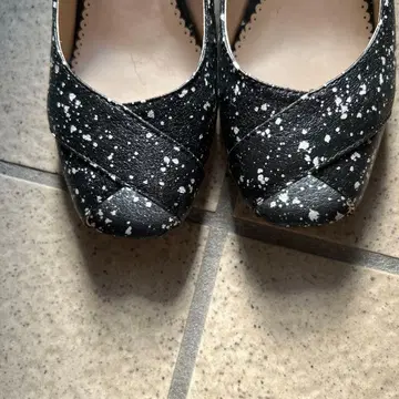 천연 가죽 BASTO 스플래터 블랙 하이힐