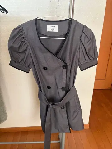 그레이 더블 브레스트 반팔 미니 원피스