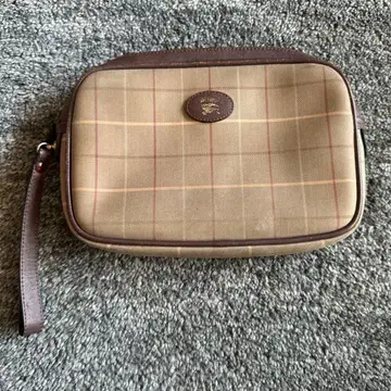 체크 무늬 클러치백