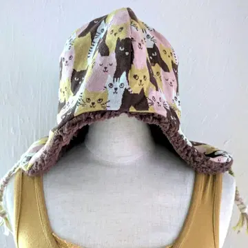 귀도리 달린 리버서블 모자