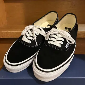 새상품급 VANS PREMIUM 오센틱 (일본 한정품) 사이즈 27cm