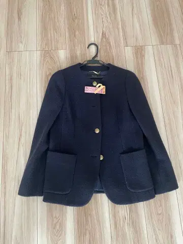 새상품에 가까운 알아바일 골드 버튼 더블 테일러드 자켓 네이비