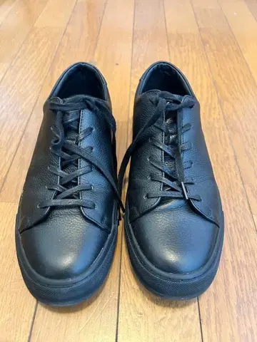 UNIVERSAL LANGUAGE 블랙 스니커즈 25.5cm