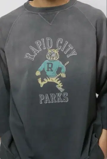 빈티지 래글런 슬리브 T셔츠