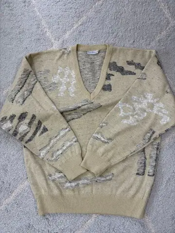 Pelo Pilz V넥 니트 스웨터 48