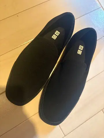 새상품 [ UNIQLO ] 블랙 슬립온 27.0 cm