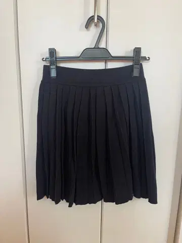 LACOSTE 블랙 플리츠 스커트 38