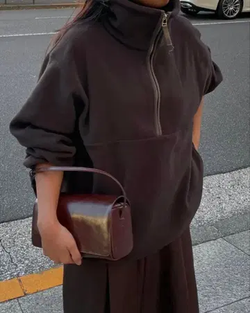 ETRETOKYO 드로스트 헴 에코 플리스 하프 지퍼 풀오버