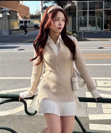 NICE CLAUP 미니 원피스 라이트 베이지