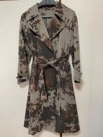 유니클로 트렌치코트 L 수작업 커스텀 아트 염색 하나뿐인 아이템