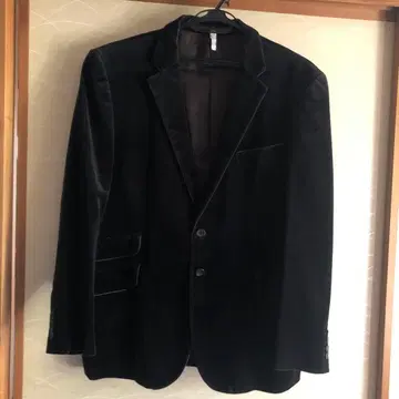 Paul Smith의 블랙 벨벳 테일러드 자켓