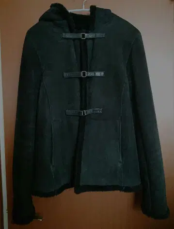 바디 드레싱 디럭스 무스탕 코트