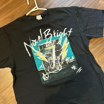 Novel Bright 기타 고유명사 T 셔츠 XL 블랙