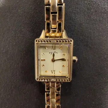 agete 골드 스퀘어형 스톤 시계