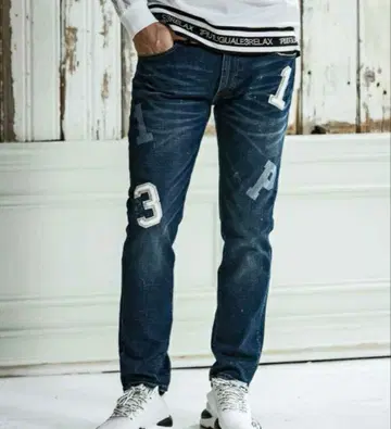 새상품급 1PIU1UGUALE3 RELAX 아플리케 데님 팬츠 XL