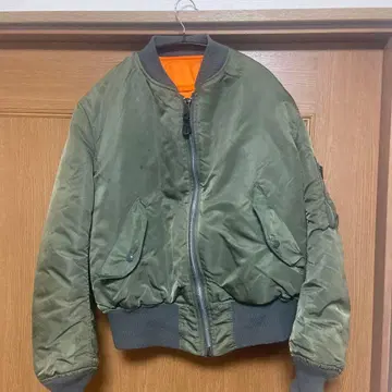 올리브 그린 MA-1 자켓