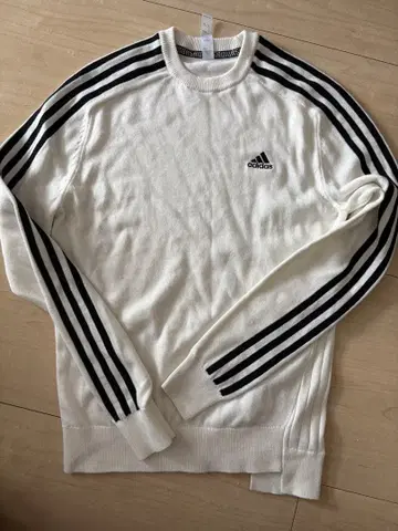 adidas 화이트 긴팔 스웨터 J/M
