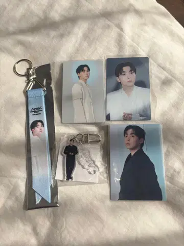 SEUNGKWAN 포토 카드와 키링 세트