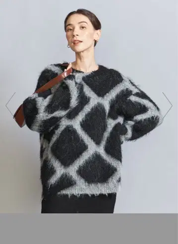 바이컬러 자카드 샤기 니트 풀오버