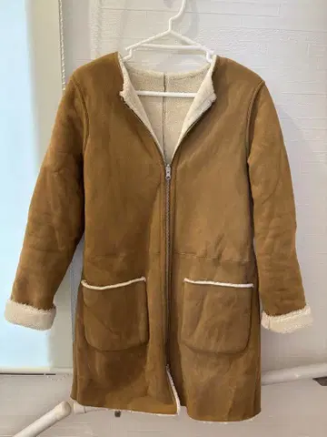 무스탕 코트 브라운 아이보리 리버서블