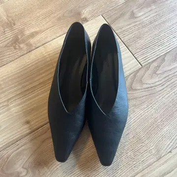 BEAUTY&YOUTH 블랙 펌프스 38