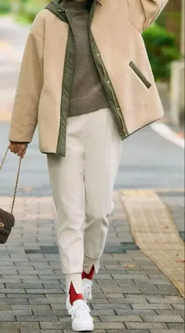 새상품 미착용 앙피로 조그 팬츠 아이보리