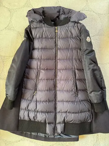 MONCLER 후드 부착 다운 코트 네이비