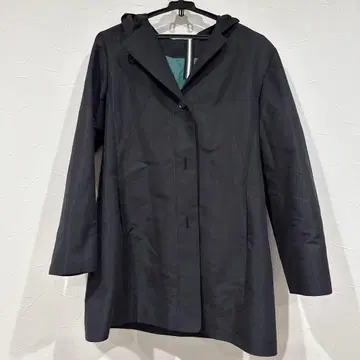 새상품급 블랙 트렌치코트 (그린 안감 부착)