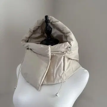 새상품 CFT 다운 후드 에크루 사이즈 F