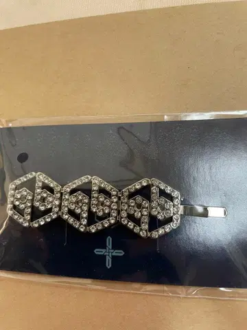 pb LOGO 크리스탈 헤어핀