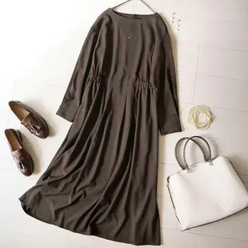 다크 브라운 어반리서치 로쏘 보트넥 울 혼방 턱 롱 원피스
