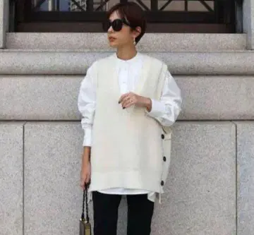 [ machatt ] 사이드 버튼 니트 베스트