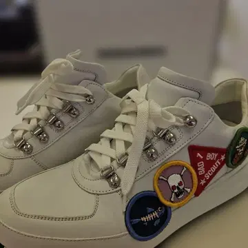 DSQUARED2 화이트 스니커즈