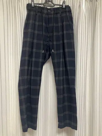 BEAMS 체크 무늬 슬랙스 네이비 계열