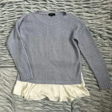 라이트 블루 니트 스웨터 밑단 프릴