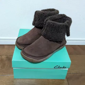 Clarks 브라운 퍼 숏부츠 22.5cm