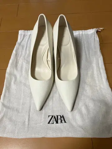 ZARA 화이트 스틸레토 하이힐
