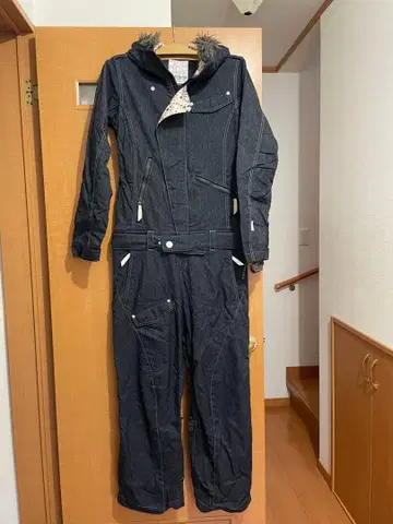 다크 데님 후드 부착 올인원 스키웨어 스노우보드웨어