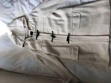 화이트 후드 부착 더플 코트