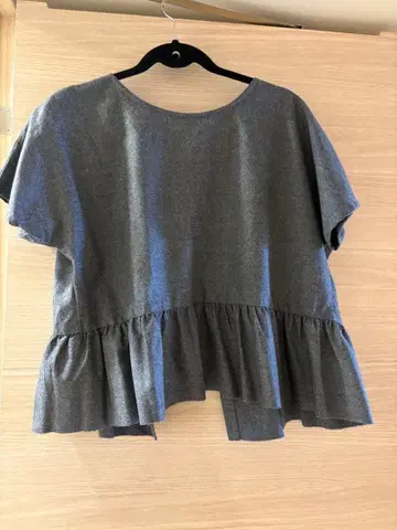 GALLEGO DESPORTES 그레이 프릴 T셔츠 M