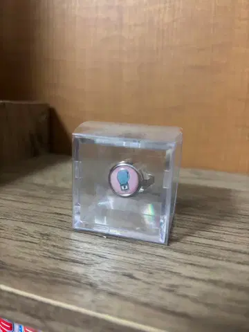 POINTLESS JOURNEY TOY RING'Glove'