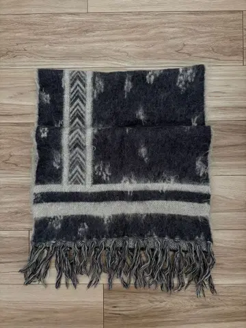 Mame Kurogouchi Osmanthus Motif Scarf