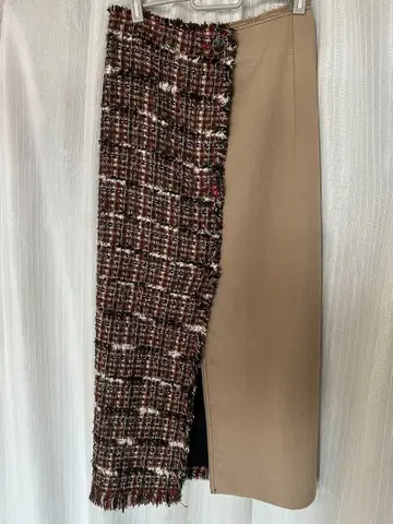 투모로우랜드 베이지 체크 무늬 타이트 스커트 34