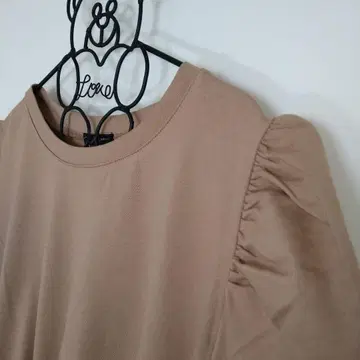 베이지 긴팔 퍼프 슬리브 롱 원피스